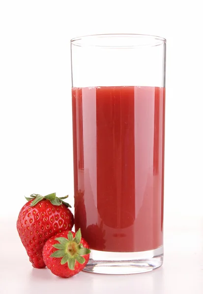 Na białym tle sok truskawkowy, poziomkowy — Zdjęcie stockowe