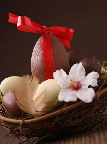 Huevo y nido de Pascua — Stockfoto