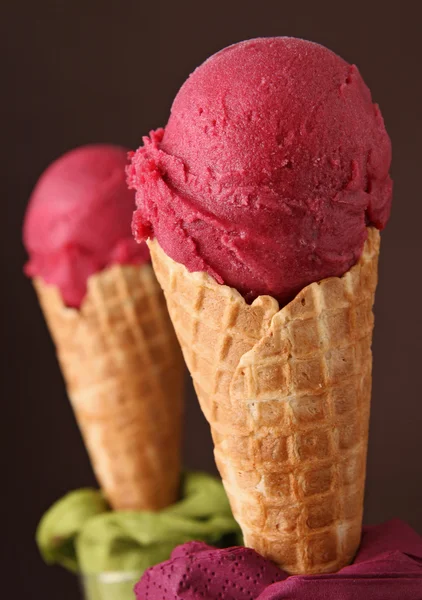 コーンのアイスクリーム — ストック写真