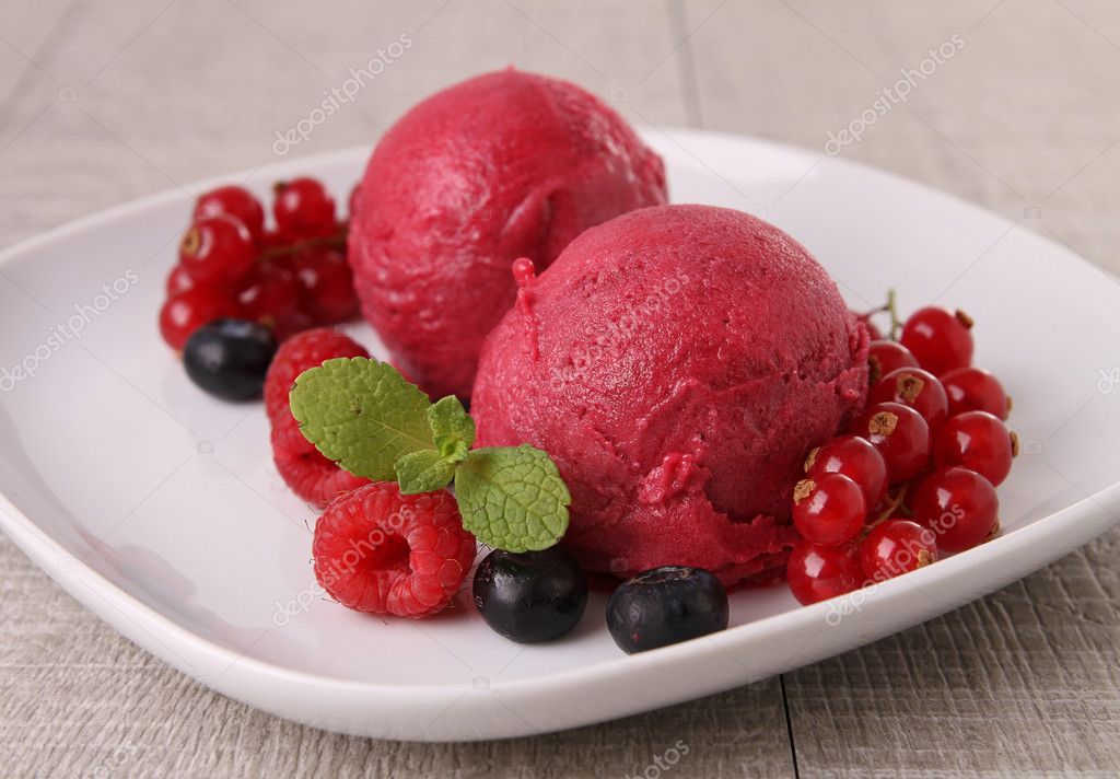 ice-cream-stock-photo-studiom-9891360