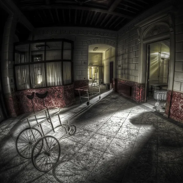 Opuszczony Szpital korytarz — Zdjęcie stockowe