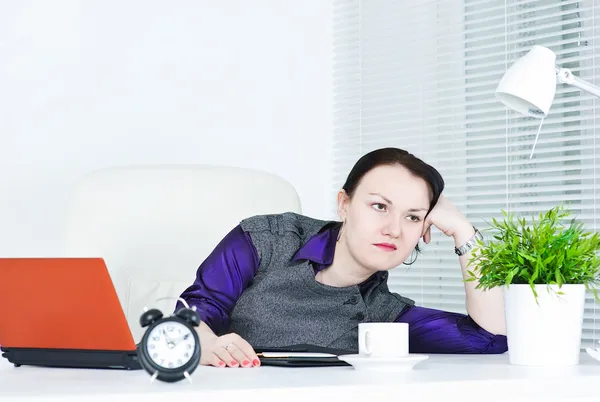 Affärskvinna uttråkad — Stockfoto