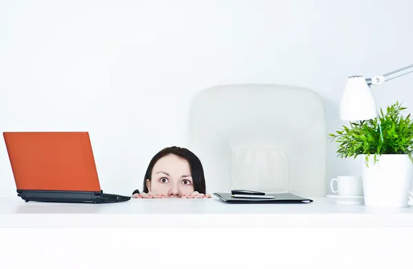 Business woman afraid — Stock Photo, Image