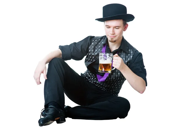 Man met mok van bier — Stockfoto