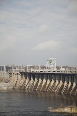 Nehri Barajı dolusavak