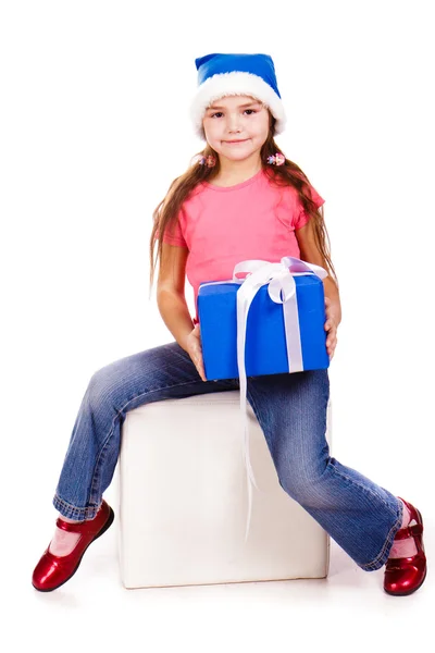 Hediye kutuları ile küçük kız — Stok fotoğraf