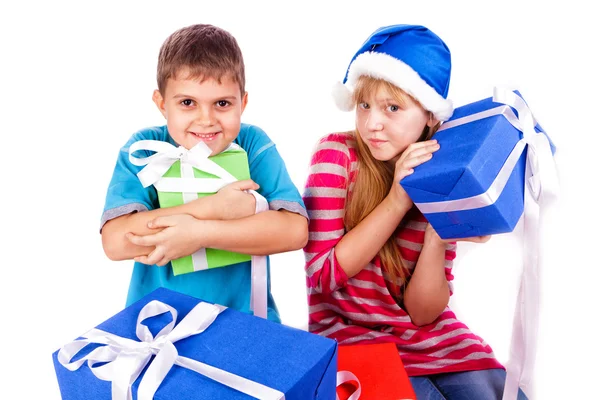Bambini felici con scatole regalo — Foto Stock