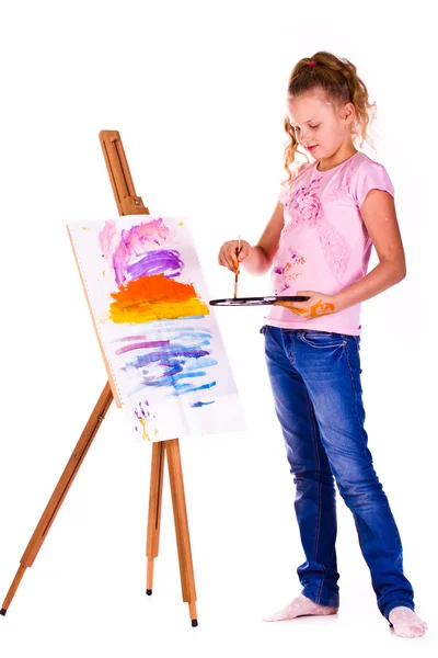 Vacker liten flicka målning — Stockfoto