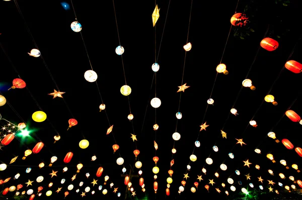 多彩的街道照明灯泡 — 图库照片
