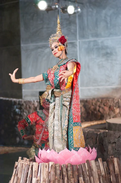 Spettacolo di danza drammatica cultura Khon-Thai — Foto Stock