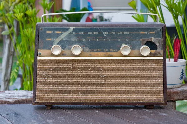 Vintage ouderwetse radio — Stockfoto