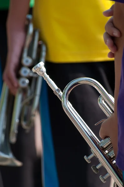 Músicos tocan trompetas — Foto de Stock