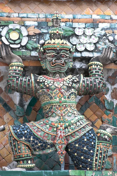 Antica figura a Wat Arun, Bangkok Thailandia — Foto Stock