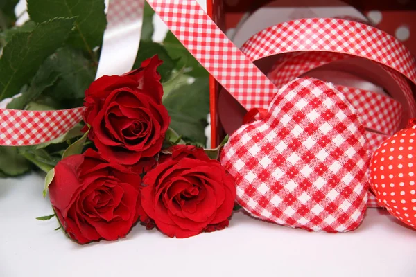Caja de regalo San Valentín —  Fotos de Stock