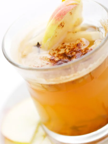 stock image Black tea with peach and apple slices