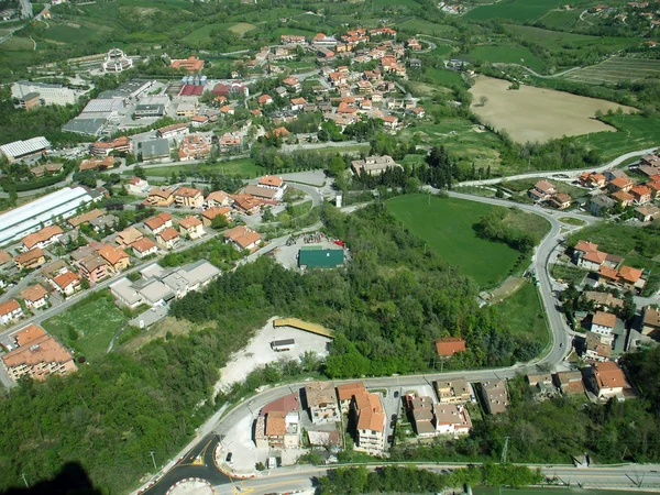 Panorama van de stad vanaf een hoogte — Stockfoto