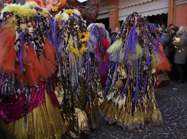 Karnaval İtalya. Şehir cento,