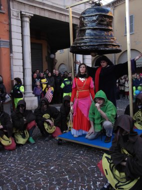 Karnaval İtalya. Şehir cento,