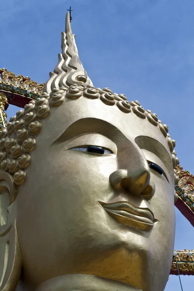 Золотой большой Будда — стоковое фото