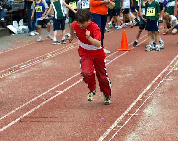 El chico que corre — Foto de Stock