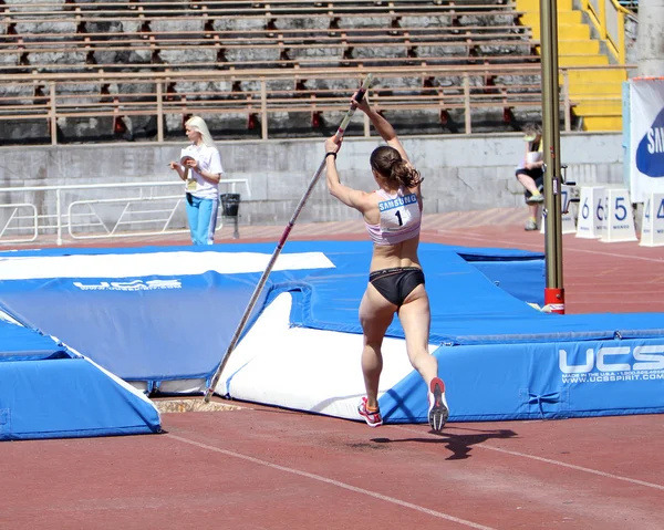 Pole vault competition — Stock Photo, Image