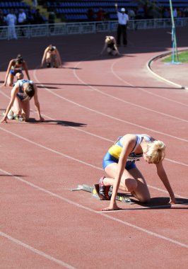 Kızlar 400 metre yarışı Başlat