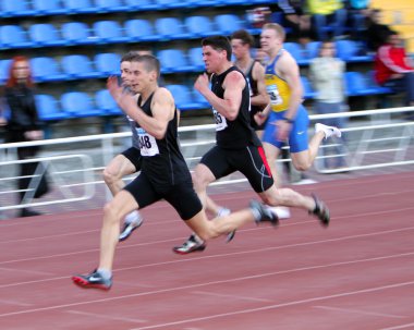 Erkekler 100 metre yarış