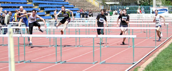 Erkekler 110 metre engelli yarış — Stok fotoğraf