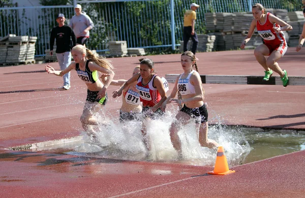 On the 2,000 Meter Steeplechase — Stock Photo, Image