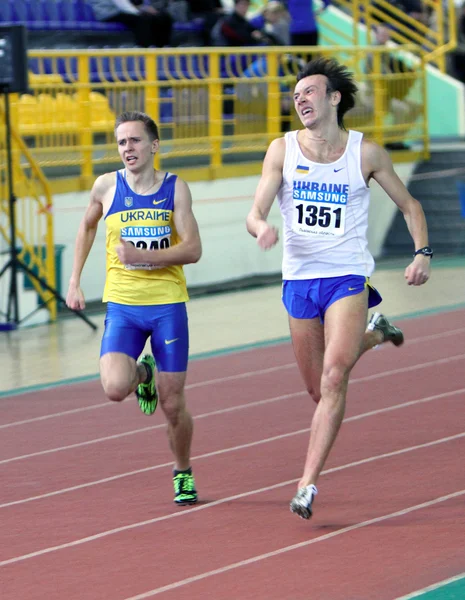 Pozdnikov Aleksei and Tindik Andrei fight at the finish — Stock Photo, Image