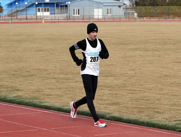Chłopiec w 3000 metrów-wyścig — Zdjęcie stockowe