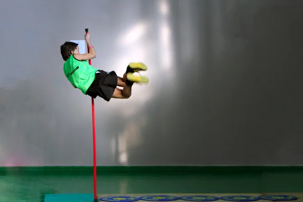 Unbekannter Junge bei Leichtathletik-Wettkampf für Kinder — Stockfoto
