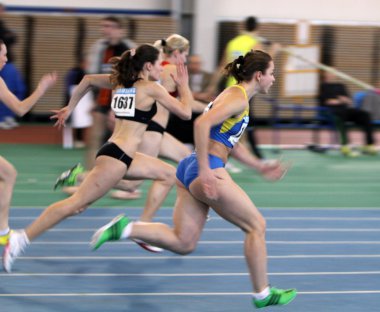 60 metre Dash start üzerinde tanımlanamayan kızlar