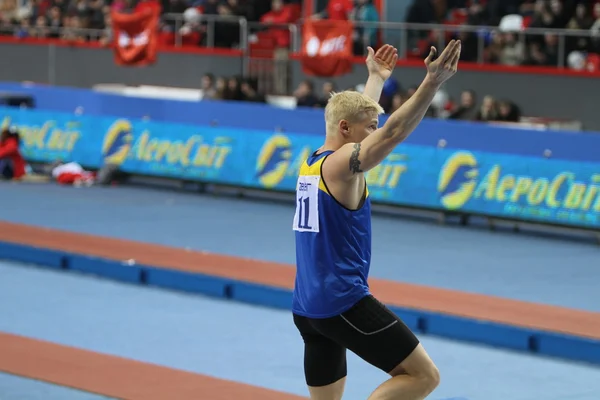 顿涅茨克、 乌克兰-feb.11： 丹尼斯尤尔琴科在三星撑杆跳明星日 2012 年 2 月 11 日在乌克兰顿涅茨克举行会议。他赢得了铜牌奖牌在撑杆跳比赛在夏季奥运会的北京. — 图库照片