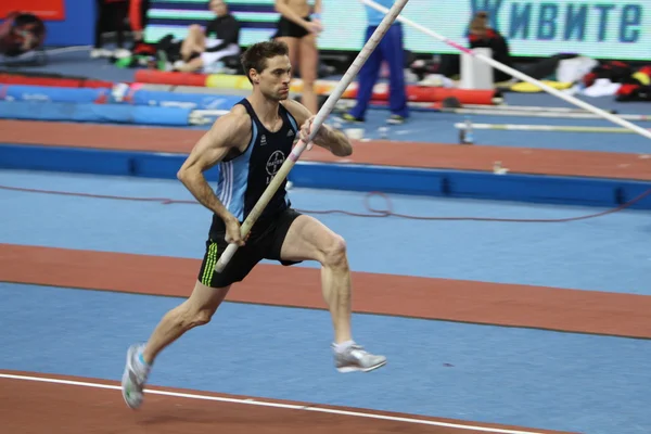 DONETSK,UKRAINE-FEB.11: Otto Björn wins second place in men's competition with the result 5.82 on Samsung Pole Vault Stars meeting on February 11, 2012 in Donetsk, Ukraine. — Stockfoto