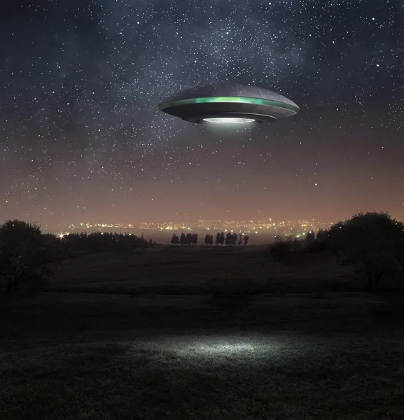 Ufo på natten Stockbild