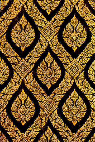 Золотая живопись в традиционном тайском стиле — стоковое фото