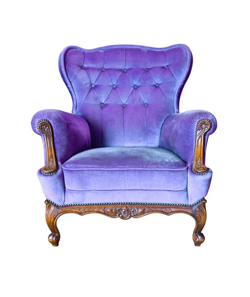 Винтажное фиолетовое роскошное кресло, изолированное с вырезанной дорожкой — стоковое фото