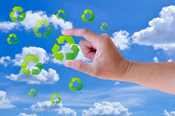Hand hält Recyclingschild — Stockfoto
