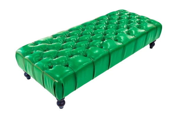 Зеленый роскошный диван изолирован с отрезанной дорожкой — стоковое фото