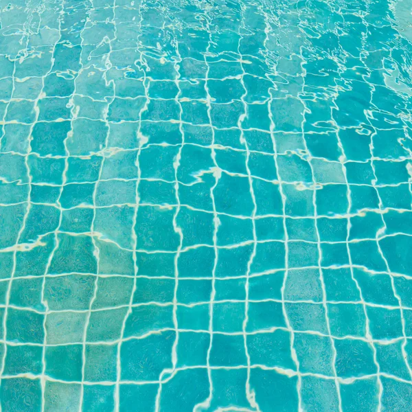 Aqua modré dlaždice v bazénu — Stock fotografie