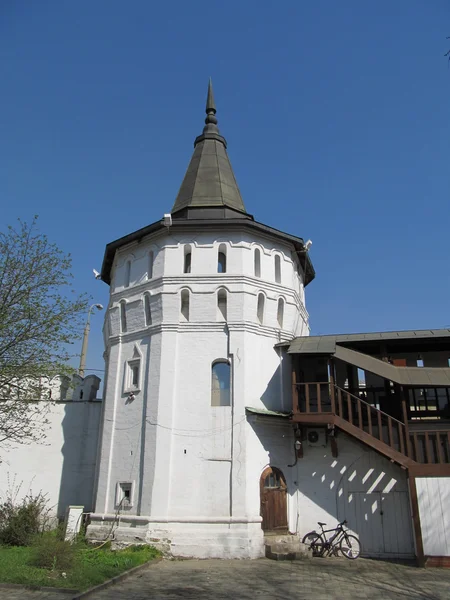 Rússia, Moscovo. Mosteiro de St. Daniel. A torre do mosteiro. — Fotografia de Stock