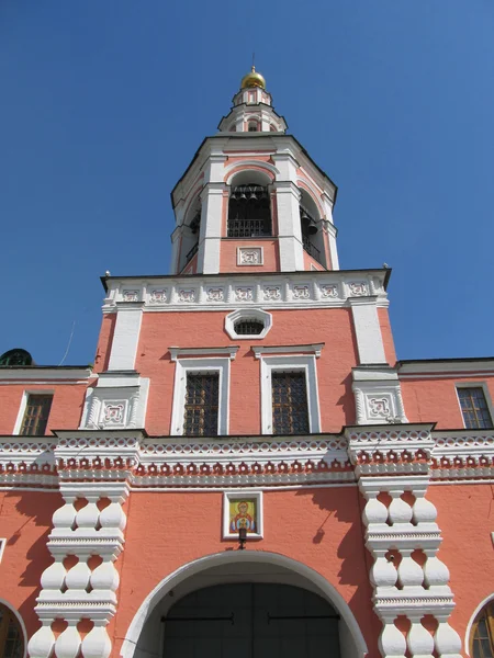 Rosja, Moskwa. Monaster Daniłowski. Brama świątyni. — Zdjęcie stockowe