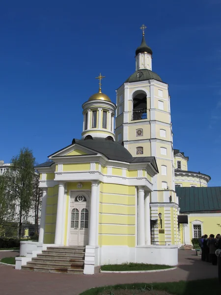 Moscovo. Composto siberiano no assentamento Meshchanskaya. A torre do sino e a capela . — Fotografia de Stock