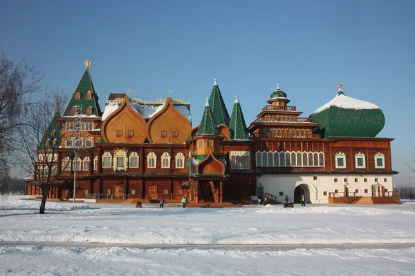 Oroszország, moscow. a helyreállított palotában az ingatlan Kolomenszkoje. — Stock Fotó