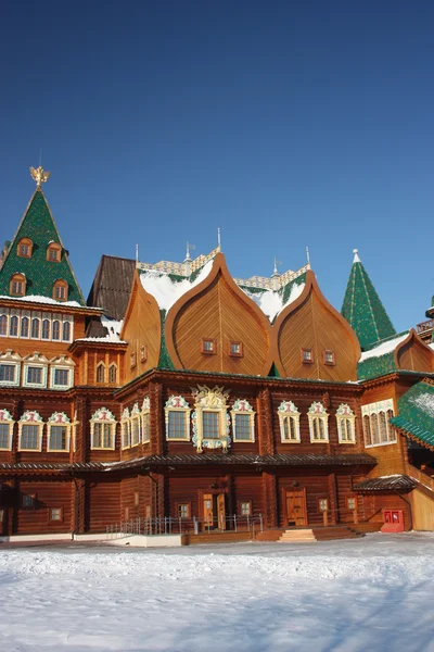 Russland, Moskau. der restaurierte Palast Zar Alexej Michailowitschs im Landsitz kolomenskoje. — Stockfoto