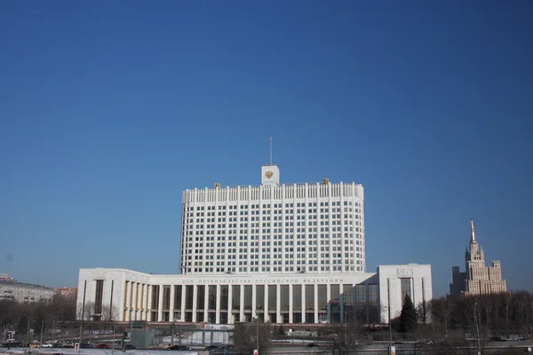Moskou. huis regering van de Russische Federatie — Stockfoto