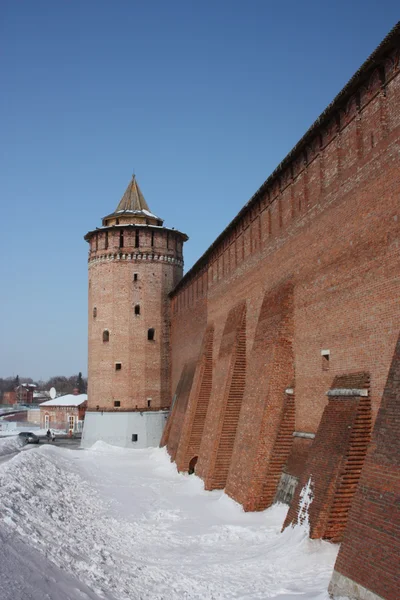 Cremlino del Colomna nella regione di Mosca. Muro del Cremlino e torre Marinkin . — Foto Stock