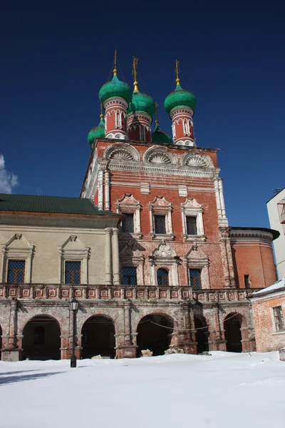 Moskwa. wysoce petrovsky klasztoru. Świątynia saint Sergiusz — Zdjęcie stockowe
