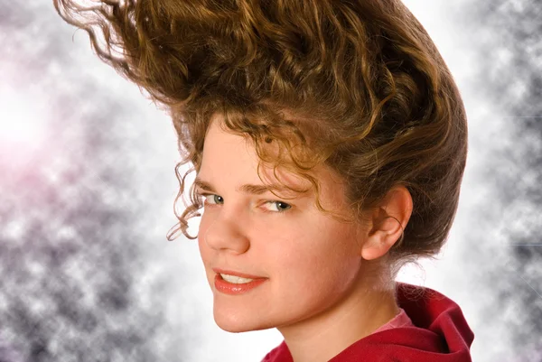 巻き毛の毛の女性の肖像画 — ストック写真